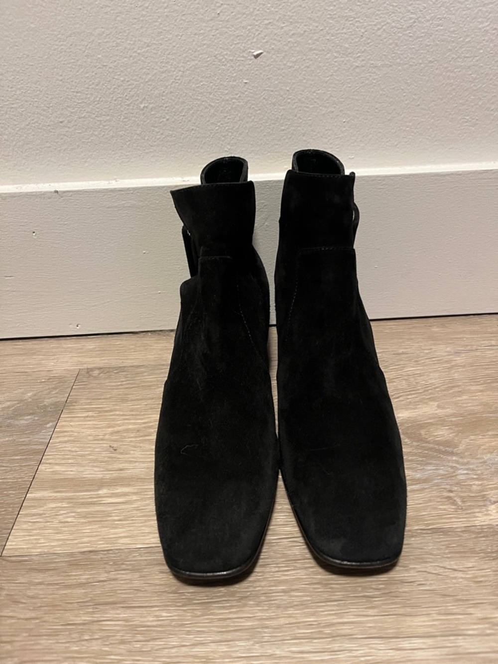 ROGER VIVIER Women's Leather Buckled Heeled Ankle Boots Black, Size 40 (US 10) - Picture 4 of 12